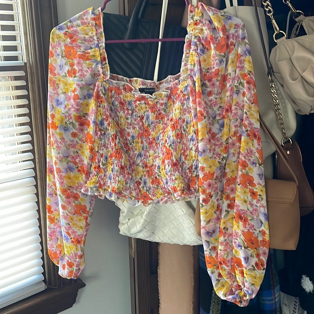 Puff sleeve spring blouse